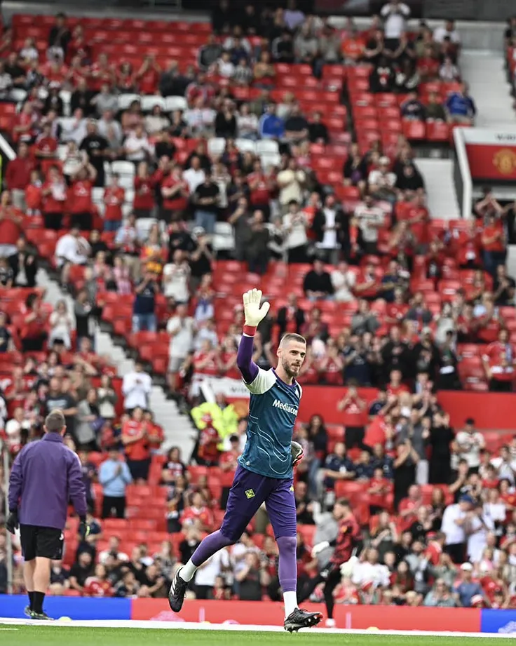 De Gea trở lại Old Trafford và được MU vinh danh