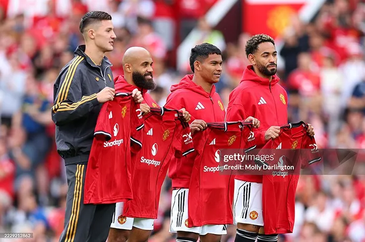 Benjamin Sesko: 'Bom tấn' khuấy đảo Manchester, hé lộ lý do từ chối Newcastle để gia nhập Man Utd