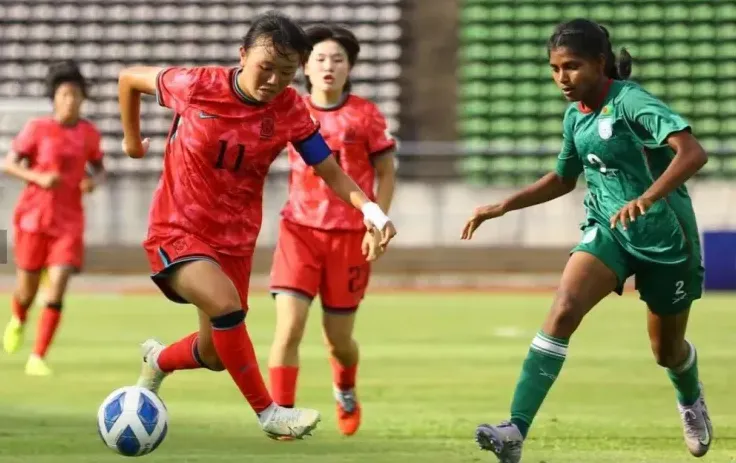Thời tới cản không kịp cũng đến với bóng đá nữ quốc gia Nam Á khác là Bangladesh. U-20 Bangladesh (xanh) cũng có vé đi VCK châu Á như đàn chị. Ảnh: AFC