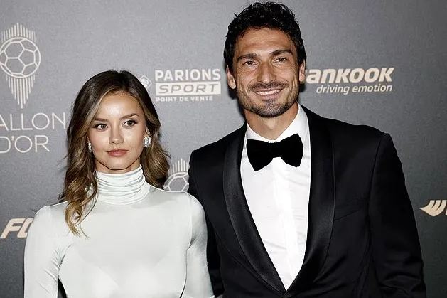 Hummels bên cạnh bạn gái hiện tại, Cavanis