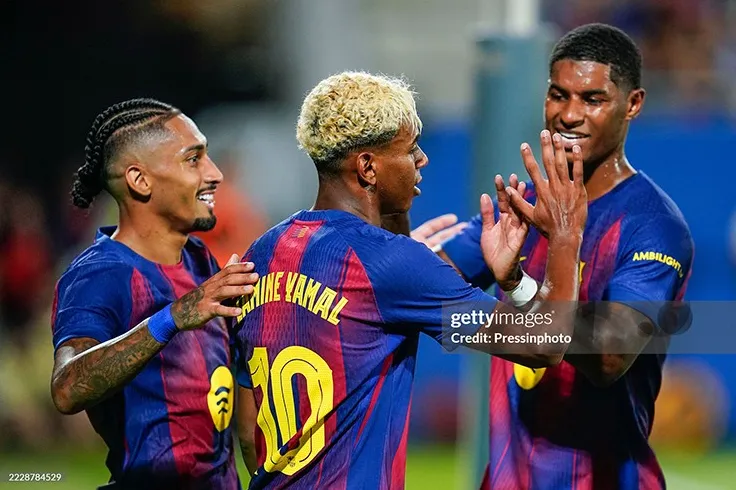 HLV Hansi Flick sẽ phải tìm ra cách khắc phục điểm yếu của Rashford.