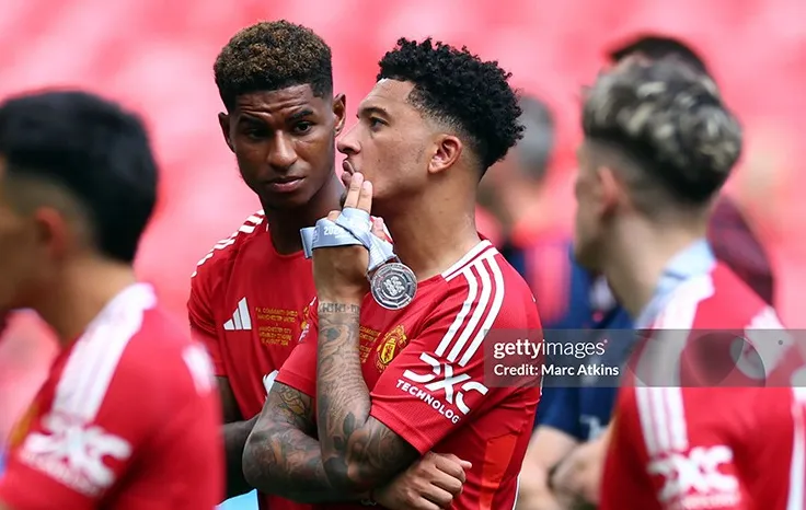 Tương lai bất định của Jadon Sancho: Roma và Besiktas tranh nhau giải cứu khỏi Man Utd