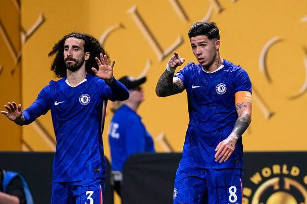 Mùa trước Cucurella và Enzo Fernandez đã ghi tổng cộng 16 bàn ở mọi mặt trận