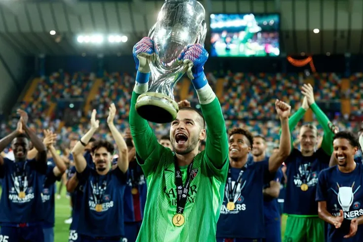 Lucas Chevalier chói sáng: PSG vô địch Siêu cúp châu Âu, fan quên Donnarumma?