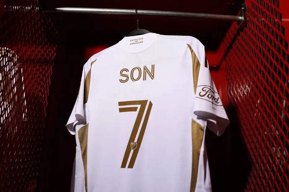 Áo đấu của Son Heung Min đã làm được điều không VĐV nào làm nổi trong 2 năm qua: Phá vỡ top 3 áo đấu bán chạy nhất thể thao nước Mỹ của Messi, LeBron và Curry