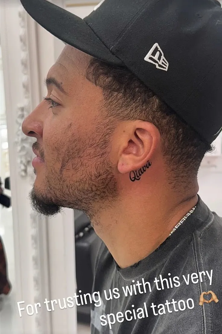 Jadon Sancho 'tậu' hình xăm tên nữ rapper Saweetie lên cổ: Phong độ trồi sụt, tình ái thăng hoa?