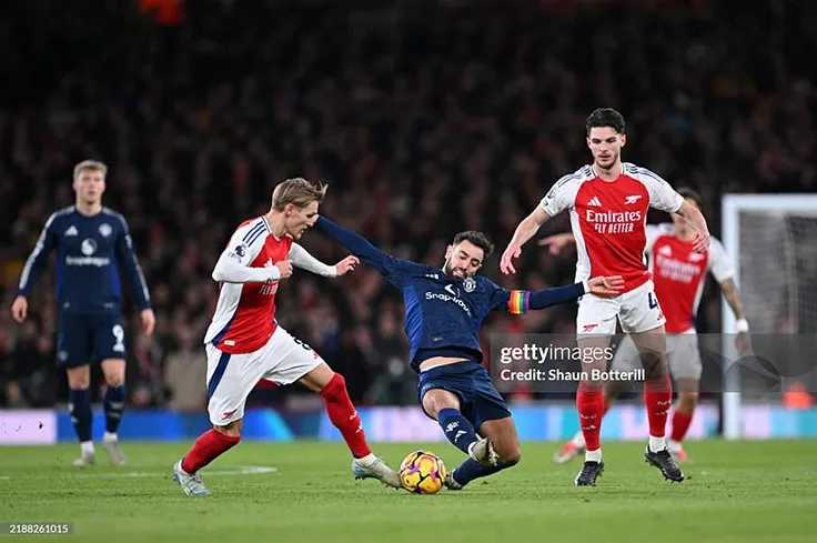 Sau khi đã thất bại trước Arsenal ở mùa trước, MU cần chứng tỏ được tham vọng ở mùa giải mới