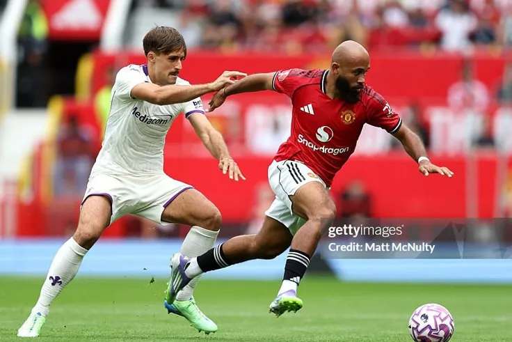 MU - Arsenal: Màn rượt đuổi tỷ số mãn nhãn, tân binh tỏa sáng rực rỡ tại Ngoại hạng Anh 2025/26?