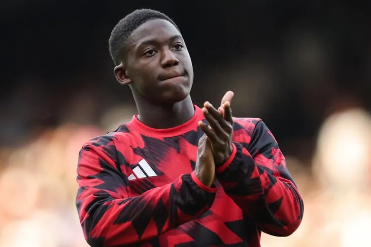 Mainoo sẽ ra đi nếu cứ phải ngồi dự bị