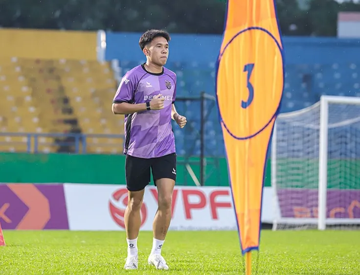 Cầu thủ Becamex TP.HCM tập luyện chuẩn bị cho trận gặp Công an TP.HCM ở vòng 4 V-League 2025/26.