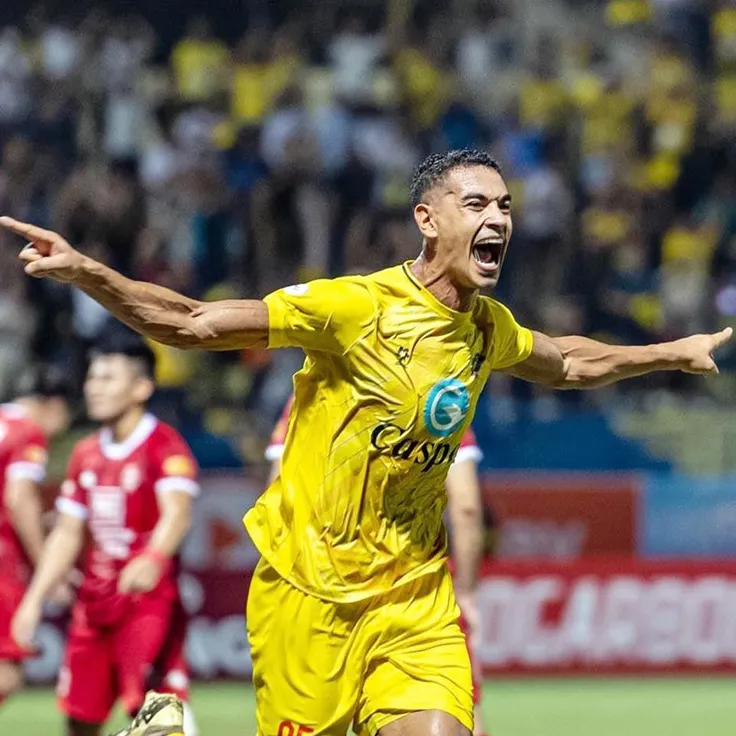 Gustavo Santos: Trung vệ Brazil được đề xuất nhập tịch, tăng cường sức mạnh cho ĐT Việt Nam