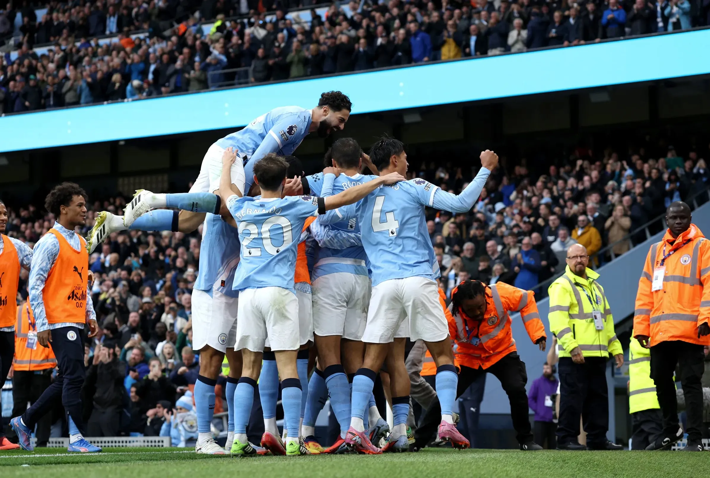 Arsenal vs Man City: Arteta Đối Đầu Guardiola - Cuộc Chiến Nảy Lửa Tại Ngoại hạng Anh