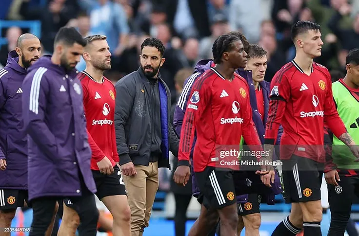 MU Khủng Hoảng Dưới Thời Amorim: Vì Sao 'Quỷ Đỏ' Gục Ngã Trước Cơn Bão Chiến Thuật?