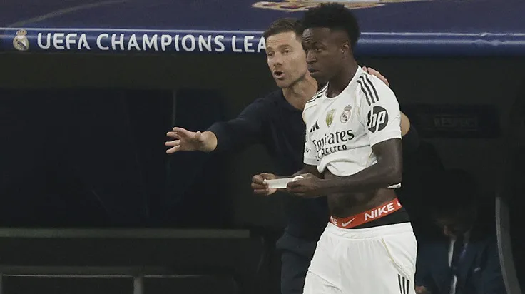 Vinicius Mất Vị Thế 'Bất Khả Xâm Phạm': Alonso Khẳng Định Không Ưu Ái, Rodrygo Tận Dụng Cơ Hội