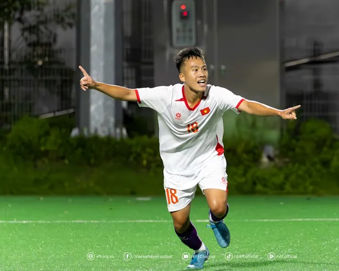 Đào Quang Anh ghi bàn gỡ hòa 1-1 cho U18 Việt Nam