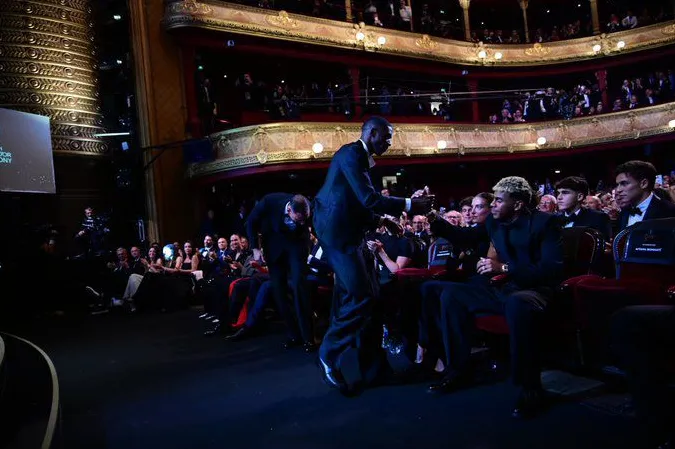 Yamal Sáng Cửa Lập Kỷ Lục Quả Bóng Vàng Dù Dembele Đoạt Giải: Phân Tích Chi Tiết và Góc Nhìn Chuyên Sâu