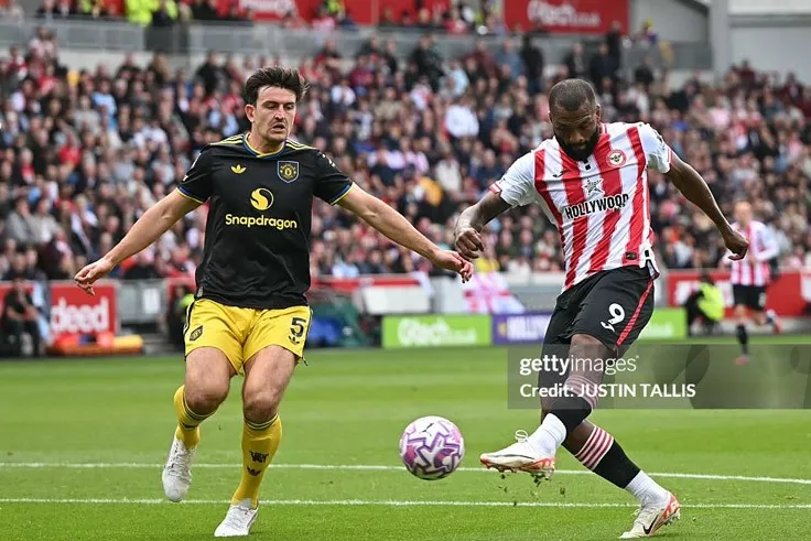 MU gặp nhiều vấn đề lớn khi chơi với sơ đồ 3-4-3