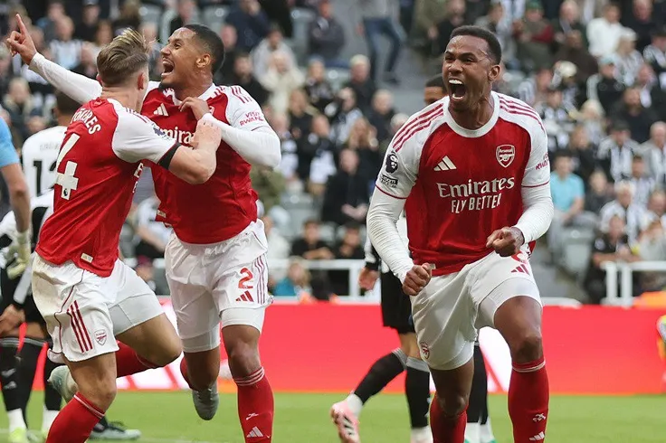 Arsenal ngược dòng ngoạn mục trước đối thủ khó chịu Newcastle