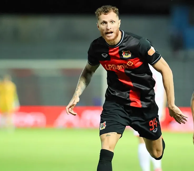 ĐT Việt Nam Tăng Cường Sức Mạnh: Ba Sao Brazil Sẵn Sàng Nhập Tịch, HLV Kim Sang Sik Đề Xuất