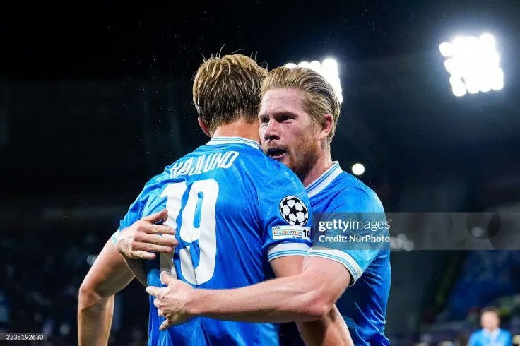 De Bruyne ngạc nhiên khi MU bán Hojlund