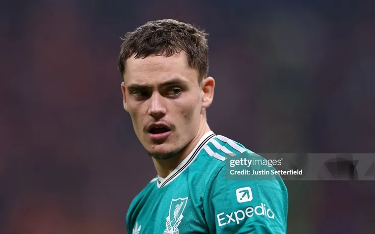 Liverpool Khủng Hoảng: Arne Slot đối mặt với 5 Thách Thức Nghiêm Trọng