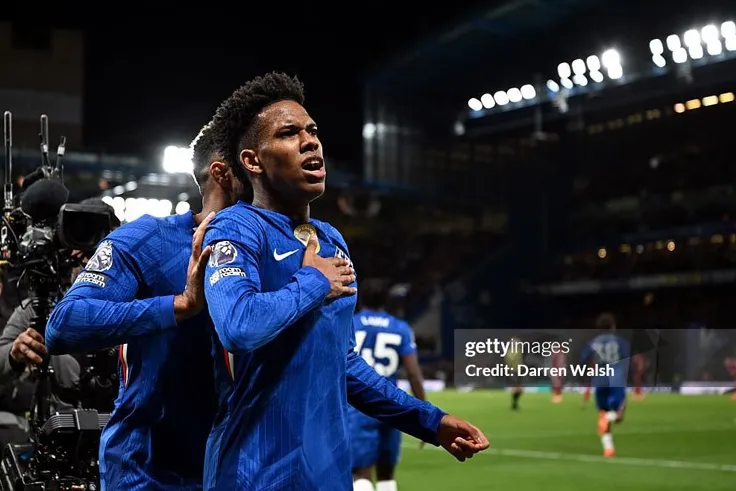 Ngoại hạng Anh: Arsenal Vươn Lên Ngôi Đầu, MU và Chelsea Trỗi Dậy, Bảng Xếp Hạng Thay Đổi Chóng Mặt