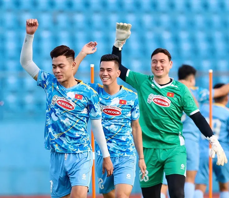 ĐT Việt Nam Khởi Động Chuẩn Bị Gặp Nepal: Văn Lâm Tự Tin Trở Lại, Đối Thủ Vẫn Còn Ẩn Số