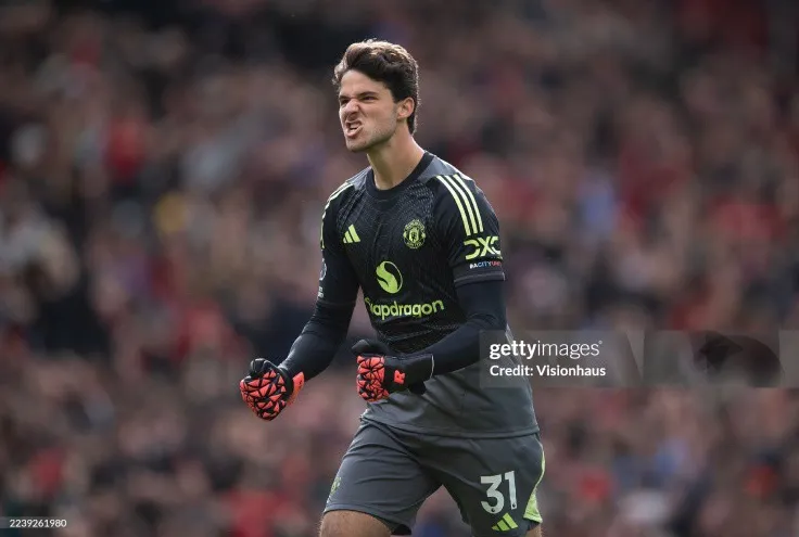 Senne Lammens: Ngôi Sao Mới Chói Sáng Trong Khung Gỗ, Thắp Lên Hy Vọng Cho Manchester United