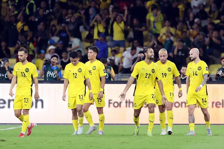 Những rắc rối liên tiếp xuất hiện khiến bóng đá Malaysia hỗn loạn