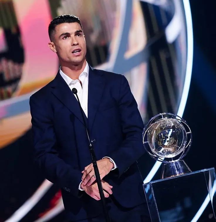 Ronaldo Gây Sóng Gió: Ưu Tiên Đội Tuyển Bồ Đào Nha, Al Nassr 'Chạnh Lòng'