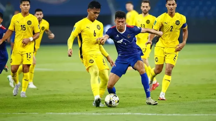 Đội tuyển Malaysia đã thắng hai trận ở vòng loại Asian Cup 2027 và đang dẫn đầu bảng F nhưng có nguy cơ sớm dừng cuộc chơi hoặc bị trừ điểm. Ảnh: CCT.