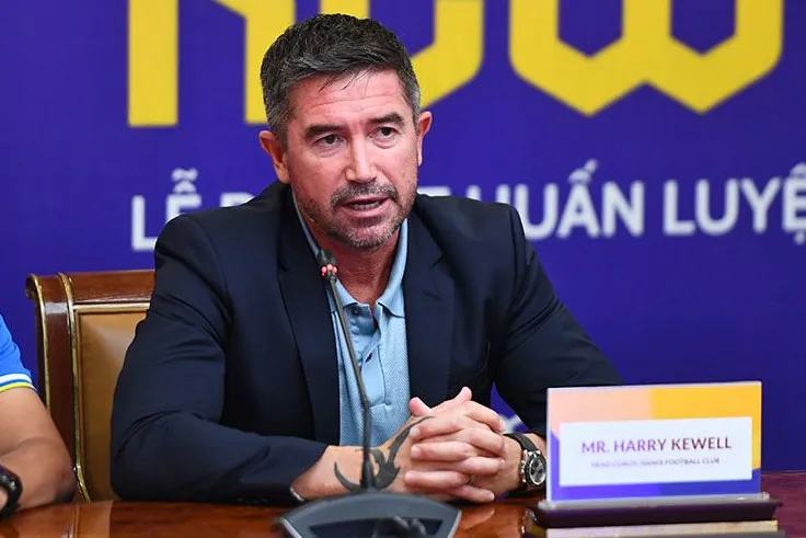 HLV Kewell đánh giá cao tham vọng của đội bóng mới