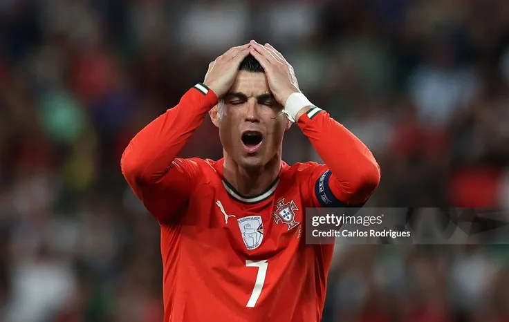 Điểm tin bóng đá: Ronaldo 'tịt ngòi', Indonesia hứng 'mưa vật thể lạ' và khoảnh khắc chói sáng của Aubameyang