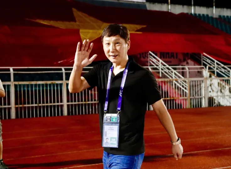 Thầy Kim nổi cáu vì cơ hội bị bỏ lỡ, ĐT Việt Nam nhận thưởng 