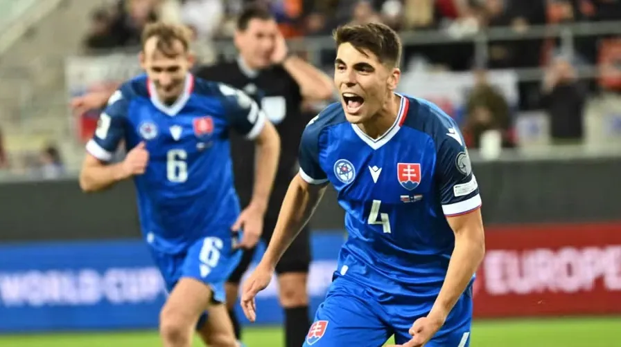 Slovakia ghi 2 bàn trong hiệp 2 để hạ Luxembourg và lên ngôi nhì bảng