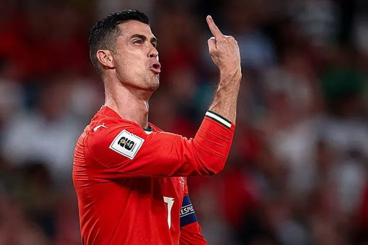 Ronaldo và Bài Toán Pressing: Khi Số Bàn Thắng Khủng Chưa Đủ