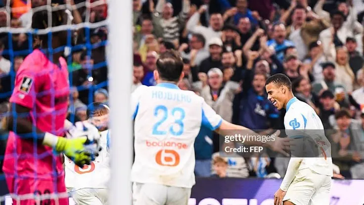 Mason Greenwood lập poker, Marseille soán ngôi đầu Ligue 1 trước PSG