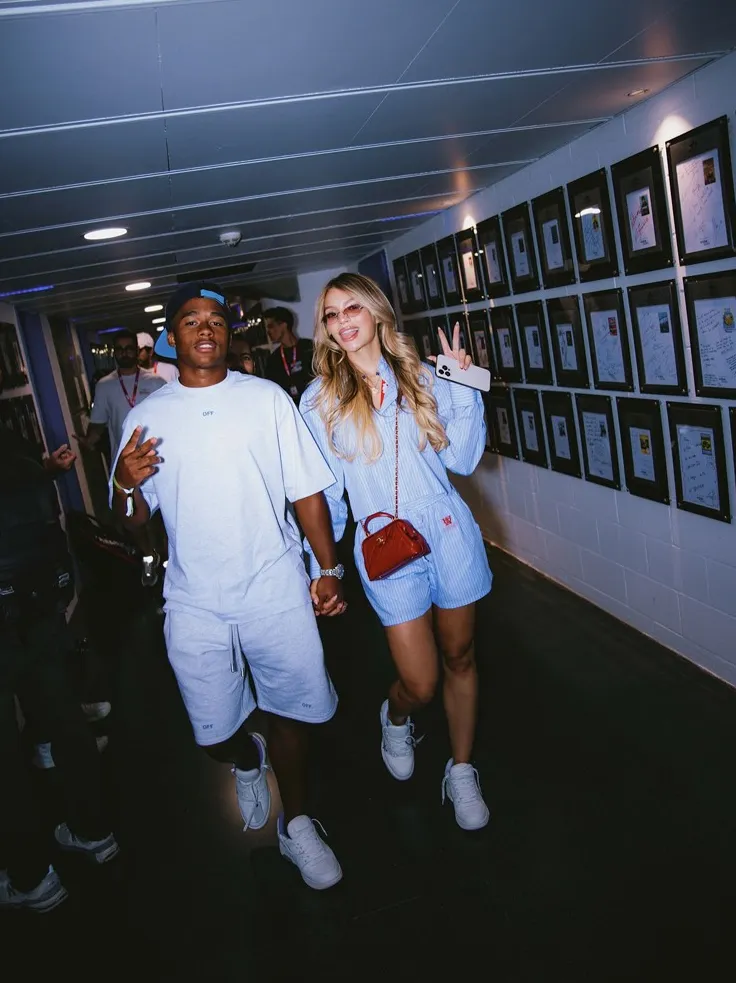 Cặp đôi vừa tổ chức đám cưới sau chưa đầy một năm bên nhau