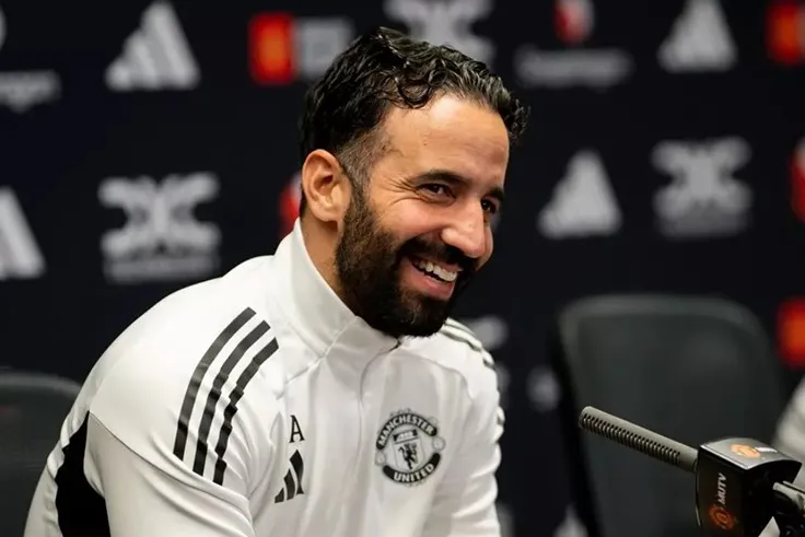 HLV Ruben Amorim 'bắt bệnh' Maguire, yêu cầu MU 'giữ đôi chân trên mặt đất' trước Brighton