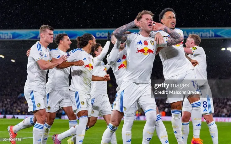 Leeds United gieo sầu cho West Ham: 15 phút định đoạt, khủng hoảng thêm sâu