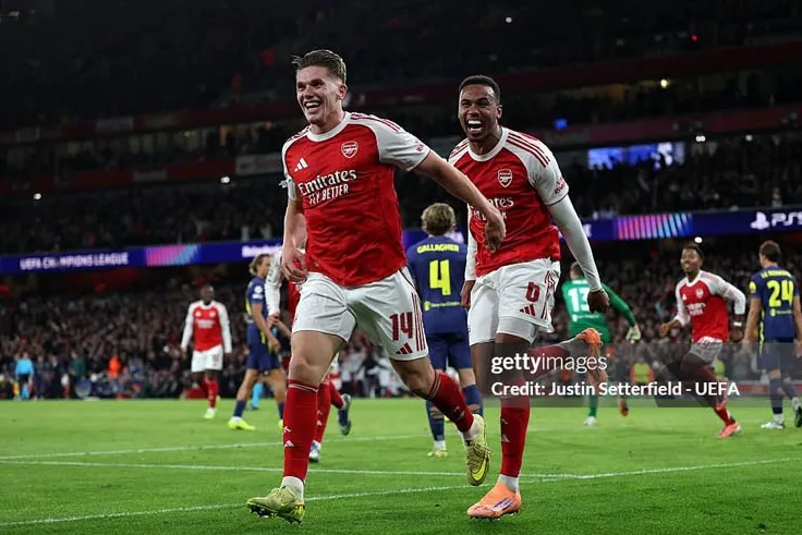 Arsenal trở lại Ngoại hạng Anh sau khi thi đấu thăng hoa ở Cúp C1