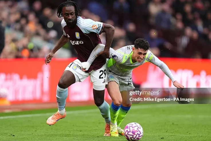 Nhiều cầu thủ Man City gặp bất lợi trong các pha tranh chấp