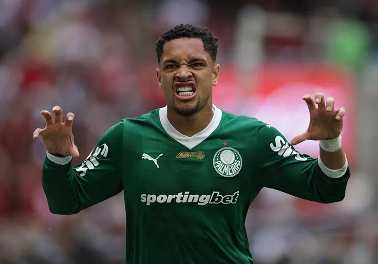 Vitor Roque: 'Hồi sinh' ngoạn mục ở Brazil, Chelsea và Tottenham đại chiến vì 'Tiểu Hổ'?