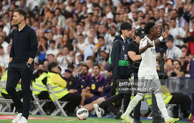 XÓA TAN BẤT HÒA: VINICIUS LÊN TIẾNG XIN LỖI SAU CĂNG THẲNG VỚI HLV XABI ALONSO, REAL MADRID BÌNH YÊN TRỞ LẠI