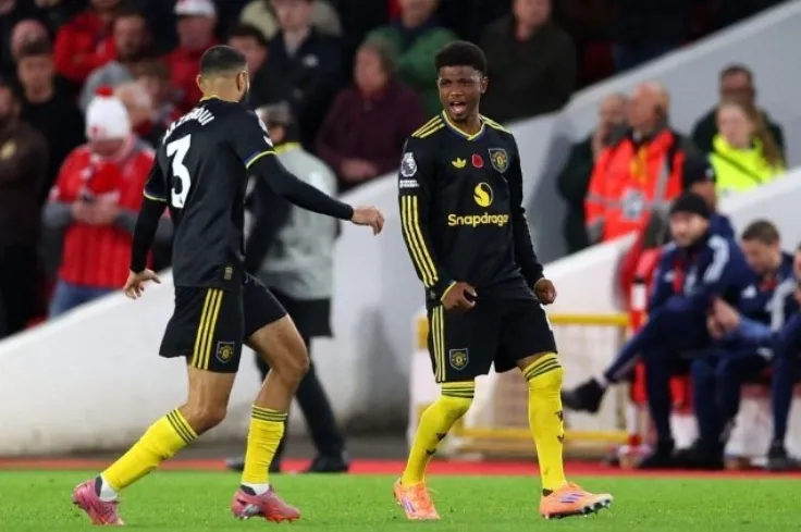 Manchester United: Tinh thần chiến đấu hay gánh nặng cánh trái?