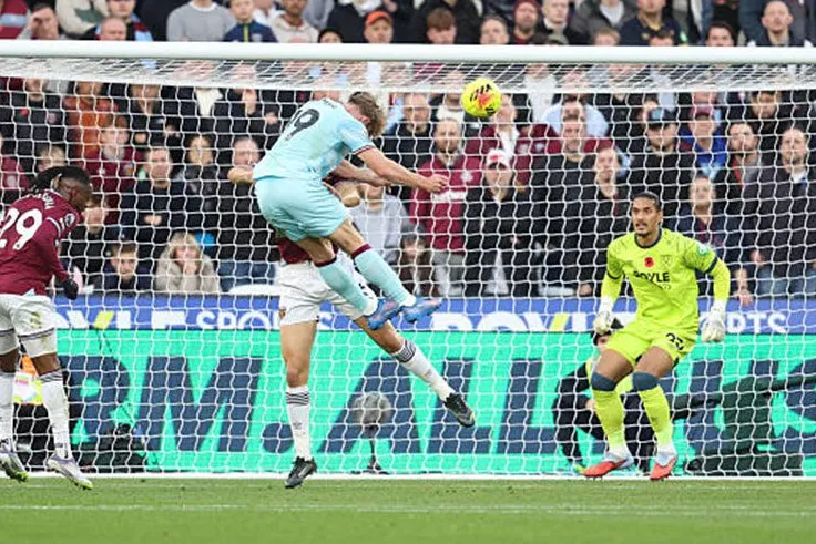 West Ham Lội Ngược Dòng Ngoạn Mục Trước Burnley: Hiệp 2 Bùng Nổ Cảm Xúc Tại Vòng 11 Ngoại Hạng Anh