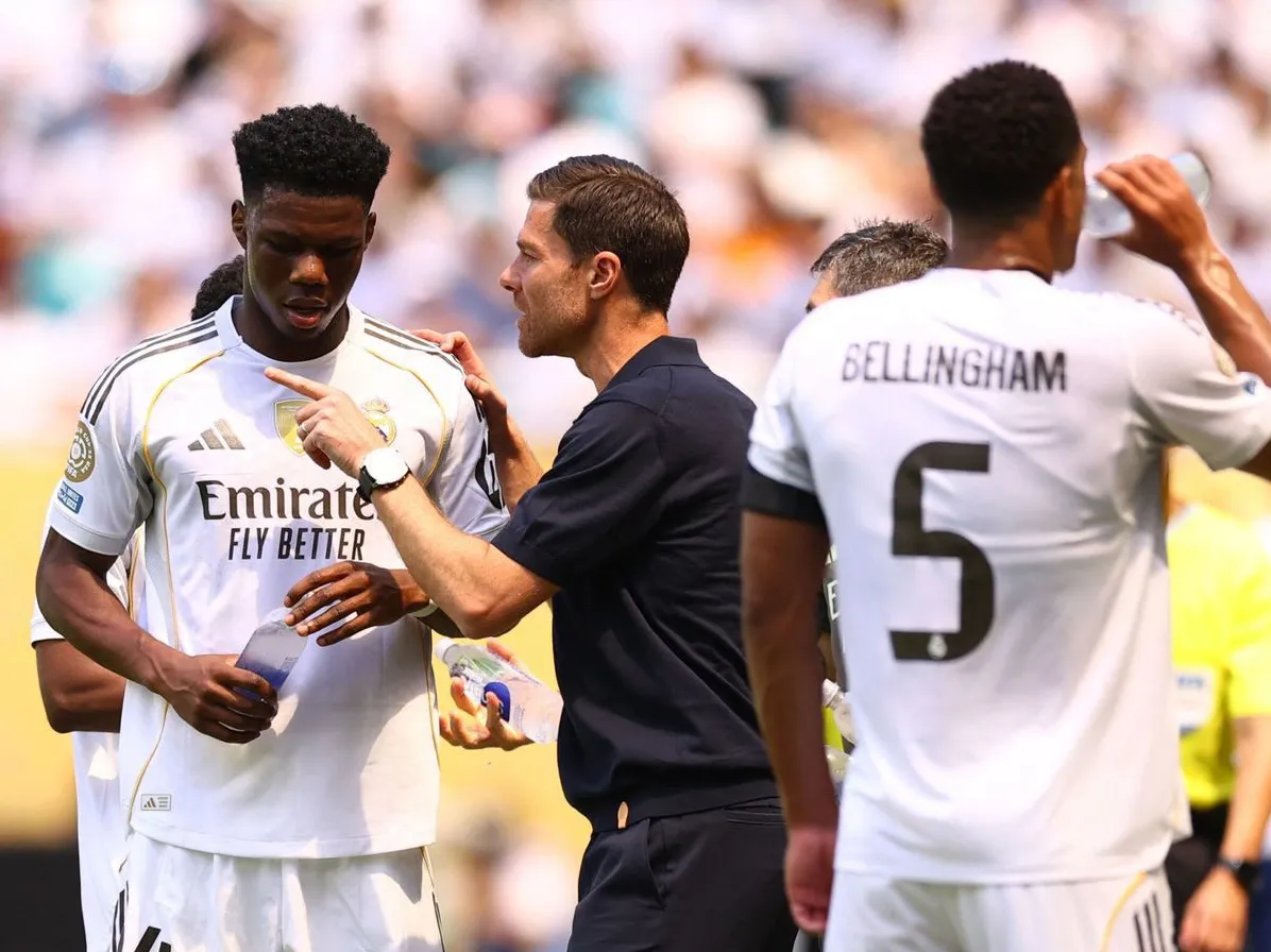 Real Madrid: Xabi Alonso "Giẫm Phải Mìn"? Căng Thẳng Phòng Thay Đồ Leo Thang Khi HLV Can Thiệp Sâu Vào Đời Tư Cầu Thủ