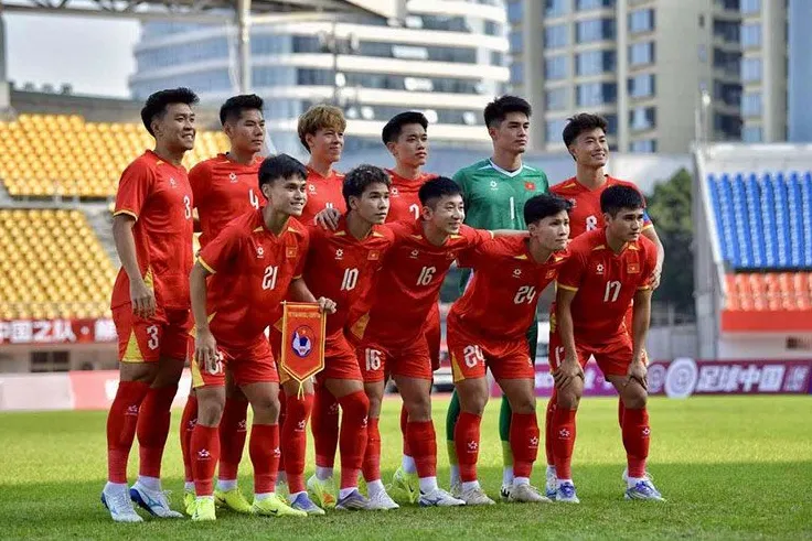 HLV Đinh Hồng Vinh: U22 Việt Nam đã chơi quả cảm, thu về bài học quý giá dù thua sát nút U22 Uzbekistan
