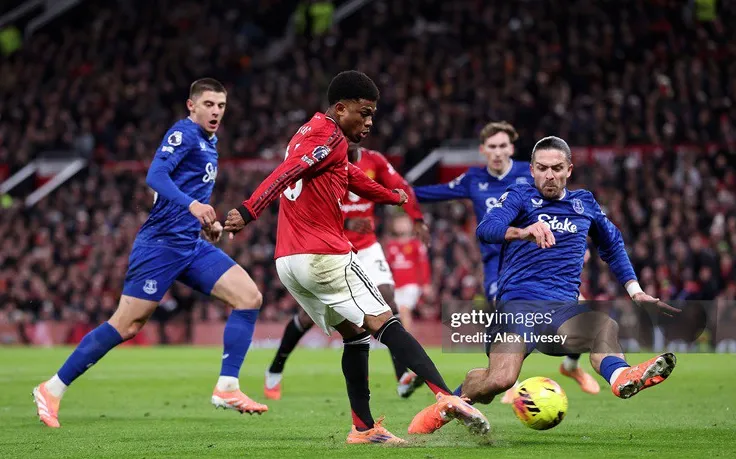 Amad là điểm sáng hiếm hoi trong màn trình diễn tệ hại của MU trước Everton