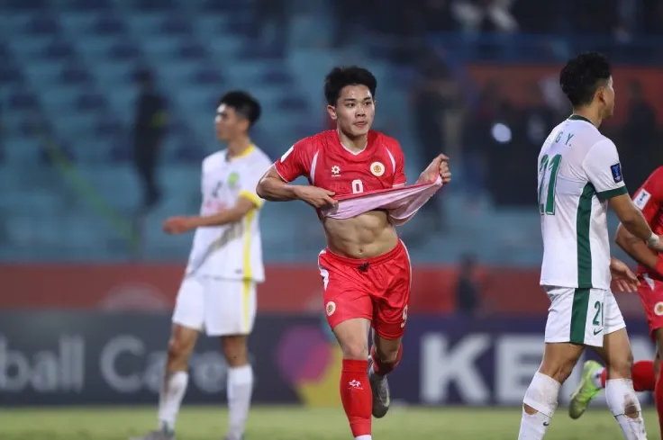 Phút 90, Đình Bắc sắm vai người hùng với pha lập công quý như vàng ấn định chiến thắng 2-1 cho Công an Hà Nội